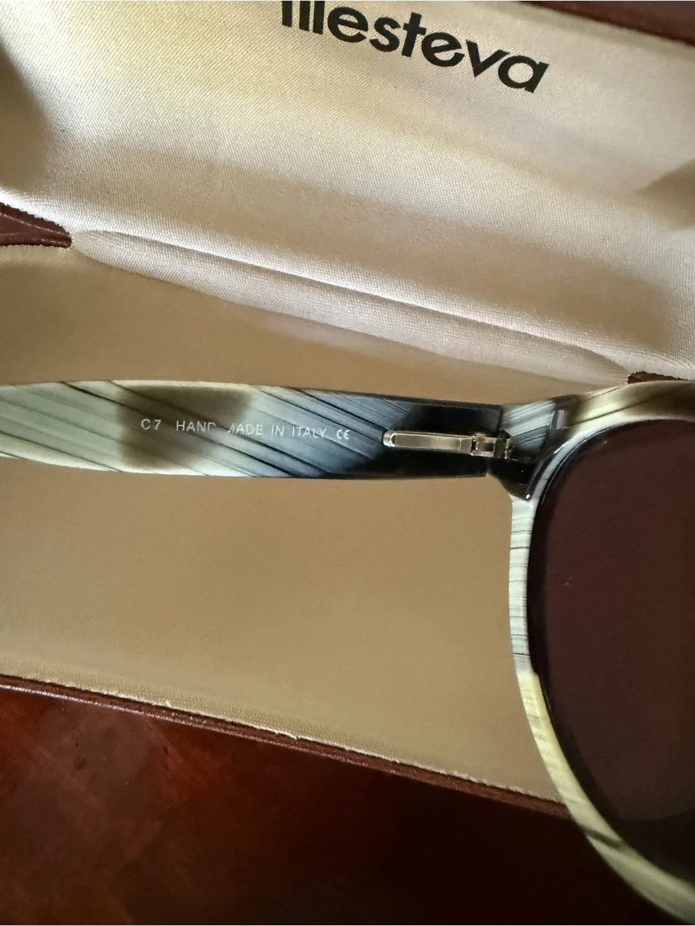Illesteva Horn Leonard Sunglasses with Green Mirrored Lenses Like New